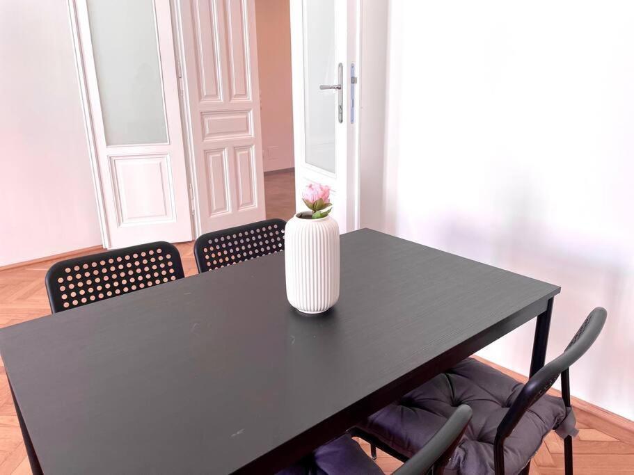 Brand New Spacious & Stylish Aptmt In City-centre Appartement Vienne